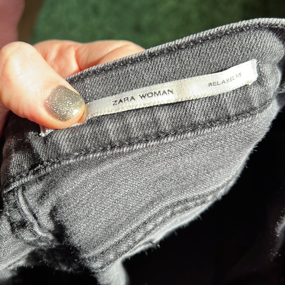 Zara Women m’s Distressed Black Ankle Length Straight Super Low Rise Size 25. - Picture 4 of 4